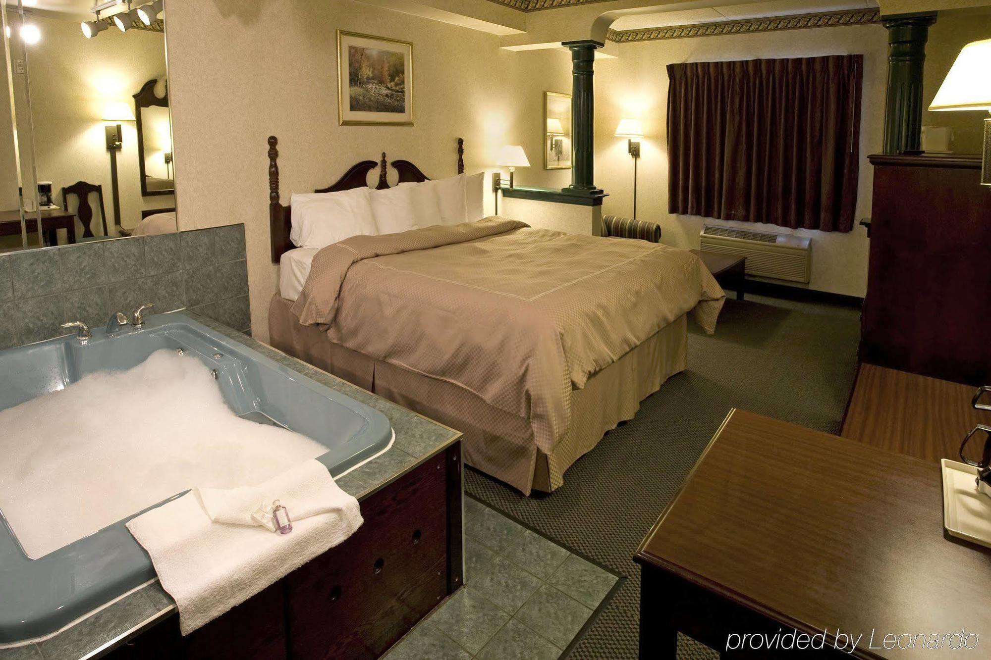 Comfort Suites Downtown Windsor Dış mekan fotoğraf