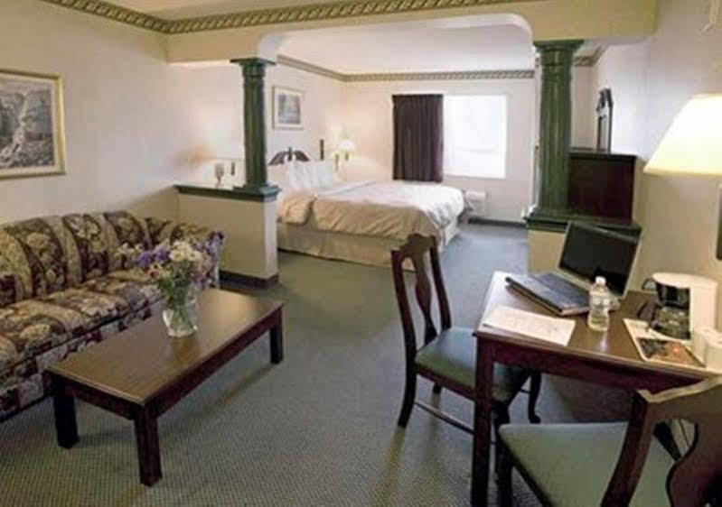 Comfort Suites Downtown Windsor Dış mekan fotoğraf