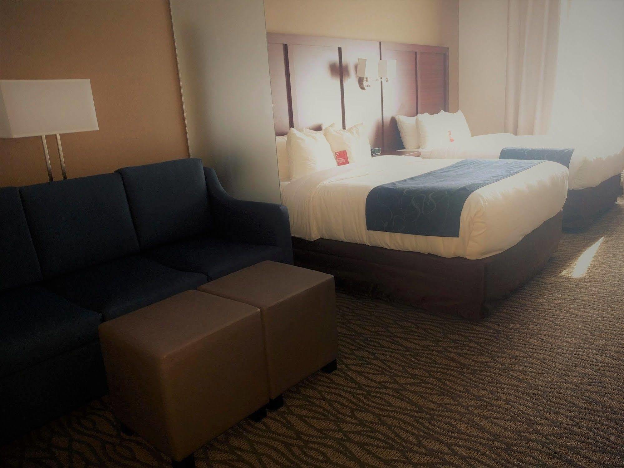 Comfort Suites Downtown Windsor Dış mekan fotoğraf