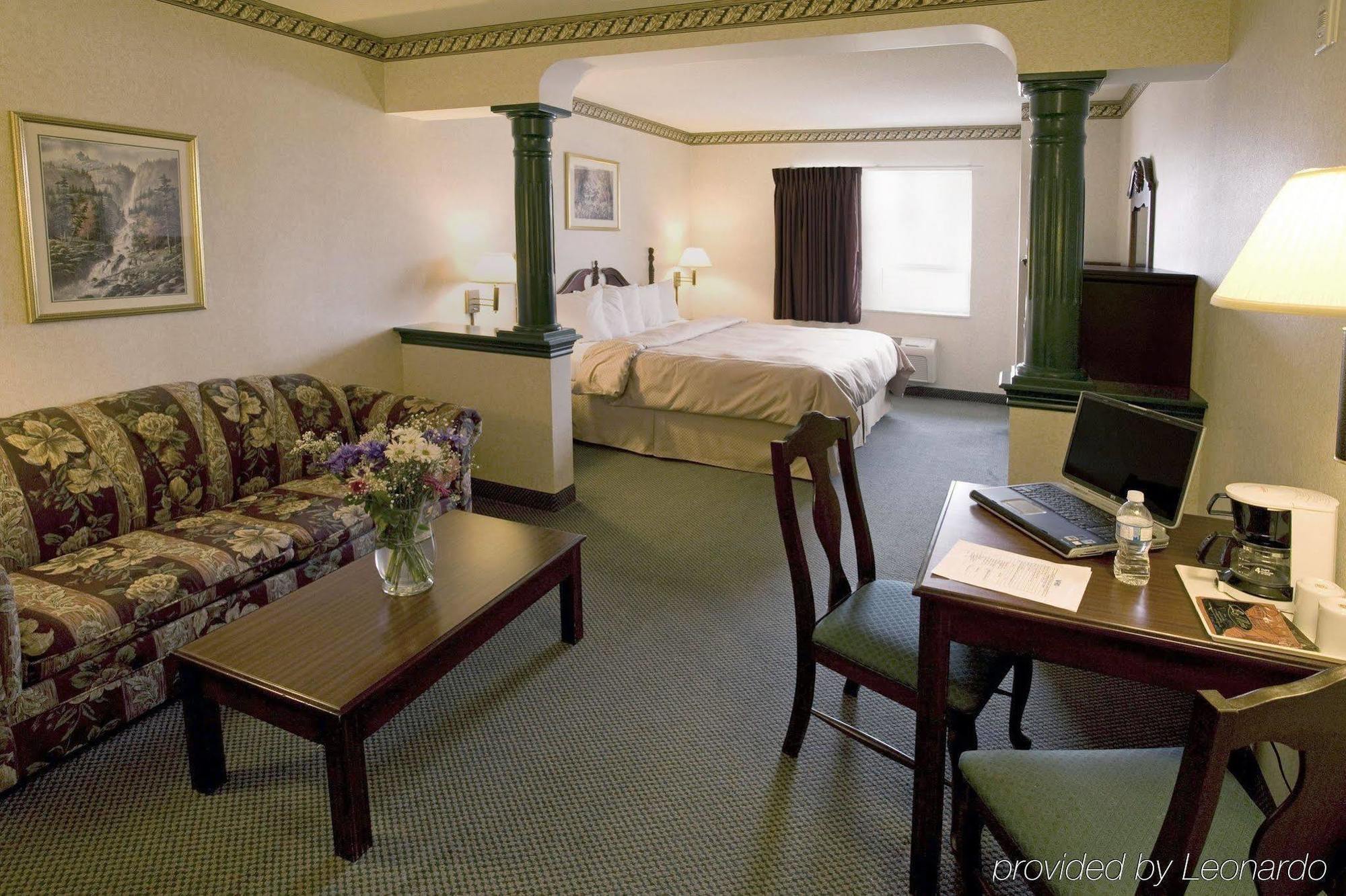 Comfort Suites Downtown Windsor Dış mekan fotoğraf