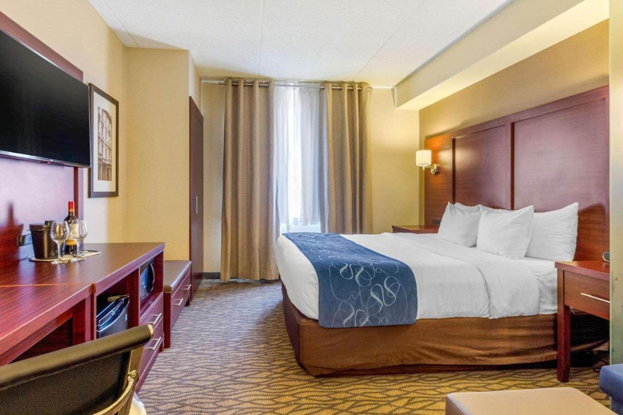 Comfort Suites Downtown Windsor Dış mekan fotoğraf