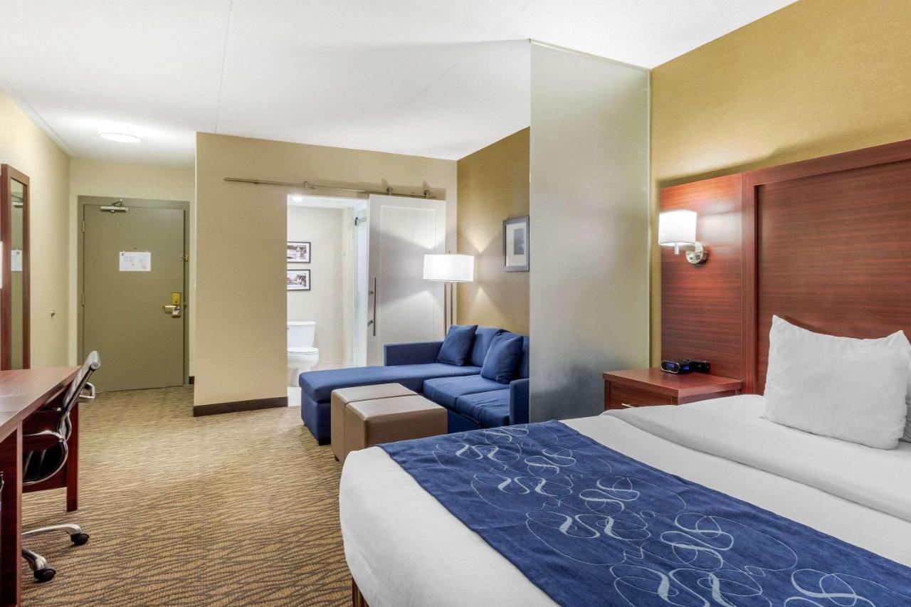 Comfort Suites Downtown Windsor Dış mekan fotoğraf