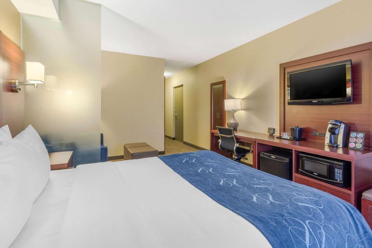 Comfort Suites Downtown Windsor Dış mekan fotoğraf
