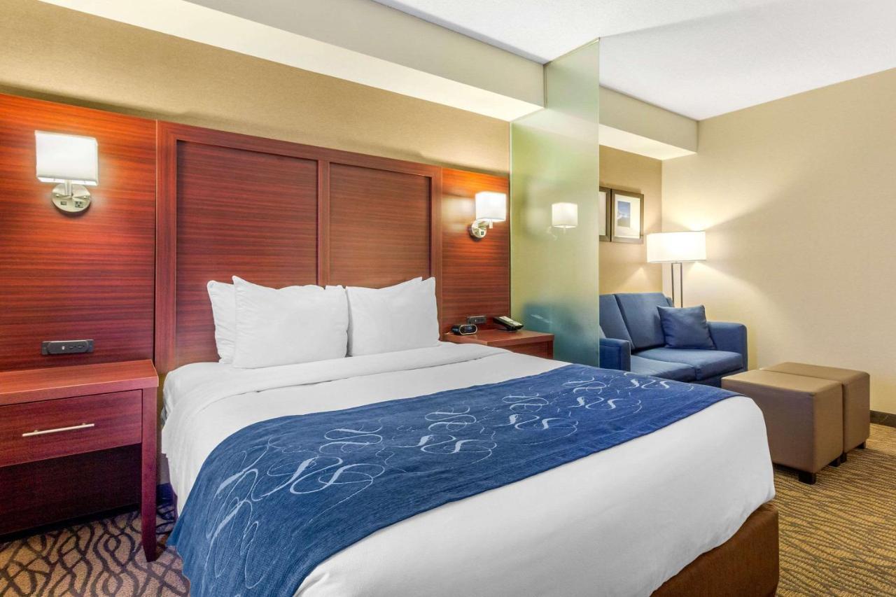 Comfort Suites Downtown Windsor Dış mekan fotoğraf