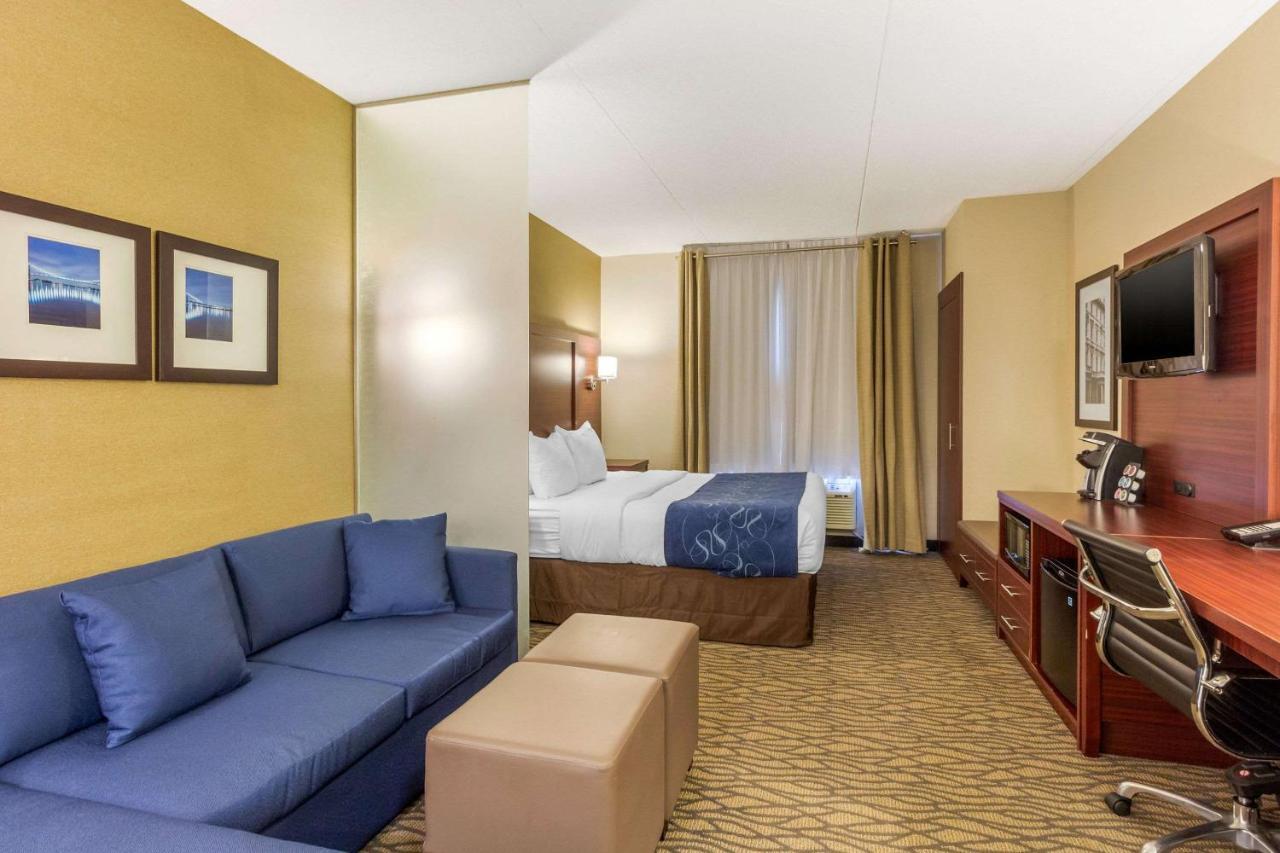 Comfort Suites Downtown Windsor Dış mekan fotoğraf